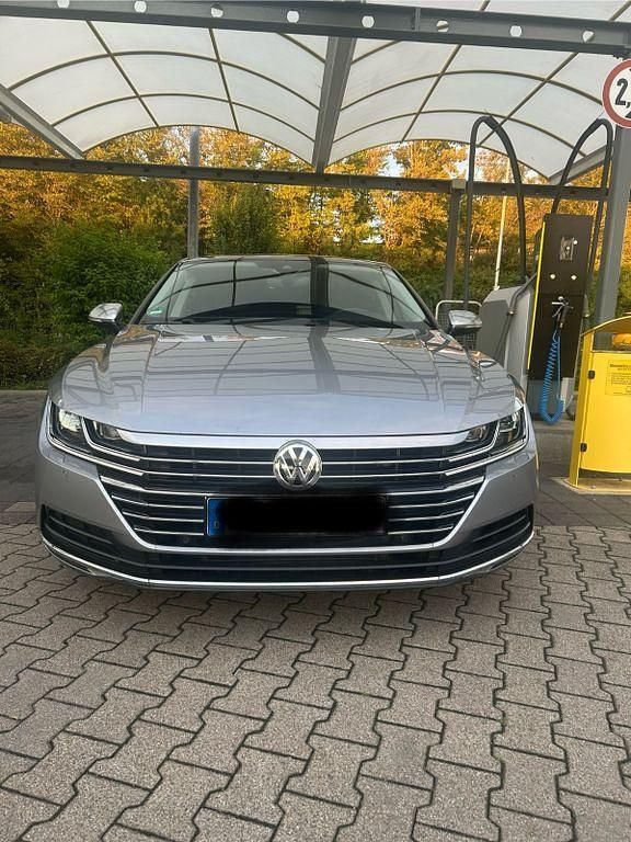 Grau Gebraucht 2017 VW Arteon Limousine | 24.300 € (Fairer Preis) - Bild 1/4