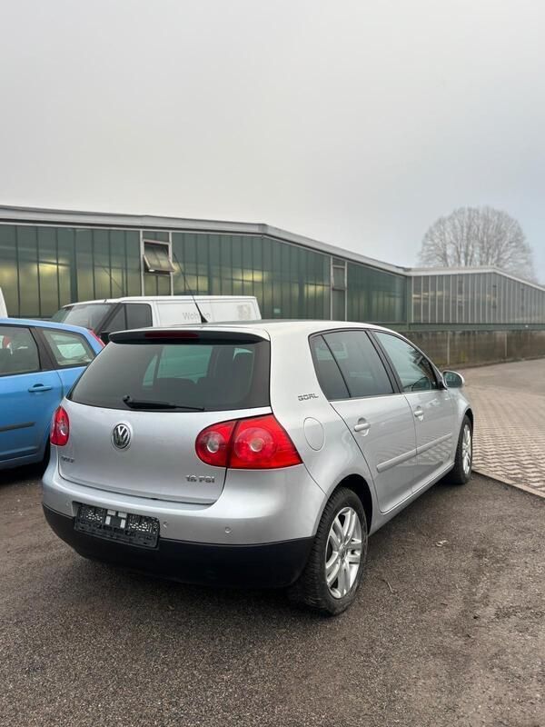 Silber Gebraucht 2006 VW Golf V Limousine | 4.200 € (Etwas zu teuer) - Bild 1/4