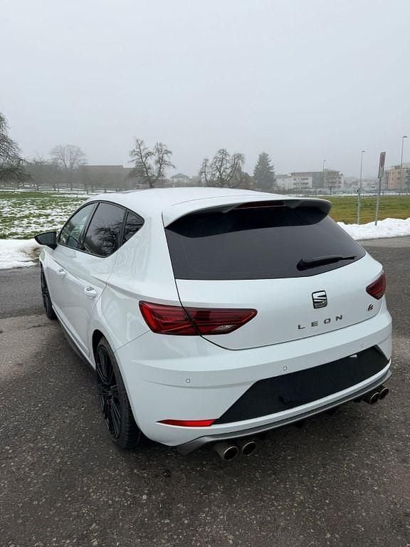 Weiß Gebraucht 2017 Seat Leon FR Limousine | 12.100 € (Guter Preis) - Bild 1/4