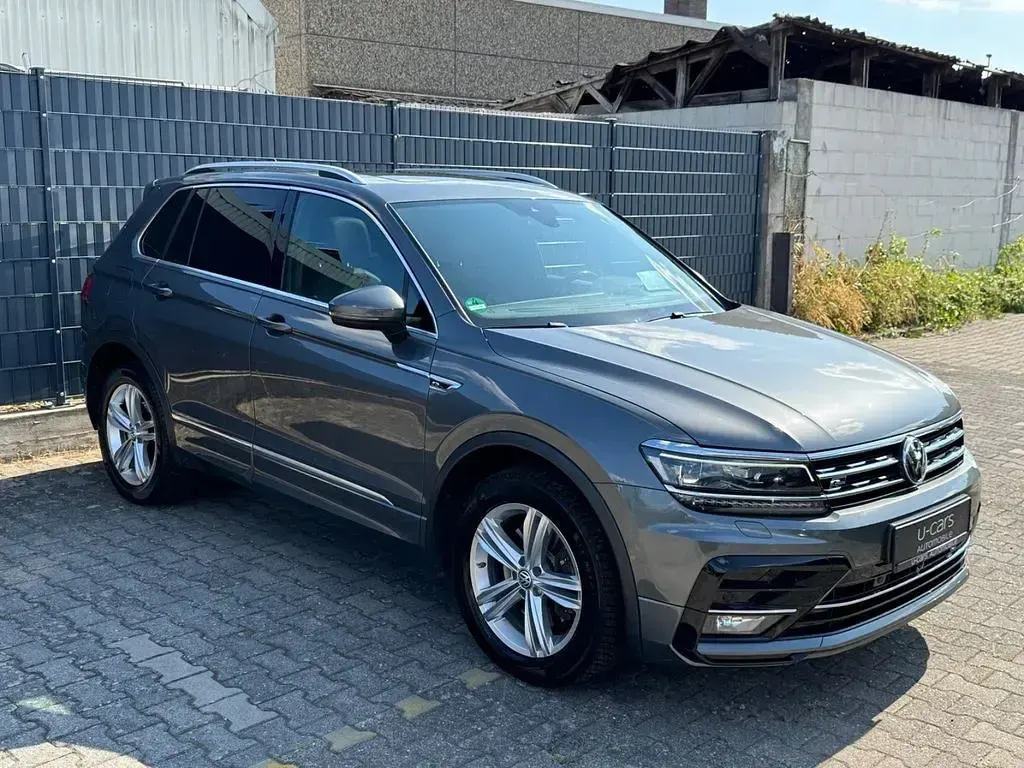 Gebraucht VW Tiguan Highline 239 PS (175 kW) 2020 Grau SUV
