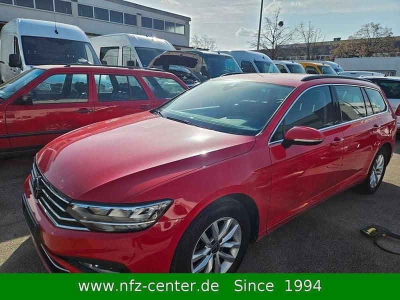 Second-hand VW Passat Business 122 CP (89 kW) 2023 Roșu Break