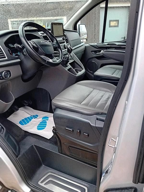 Gebraucht Ford Transit Tourneo Titanium 170 PS (125 kW) 2019 Silber Van / Kleinbus