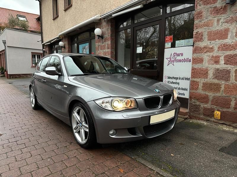 Grau Gebraucht 2011 BMW 118 M Sport Kleinwagen | 7.890 € (Fairer Preis) - Bild 1/4