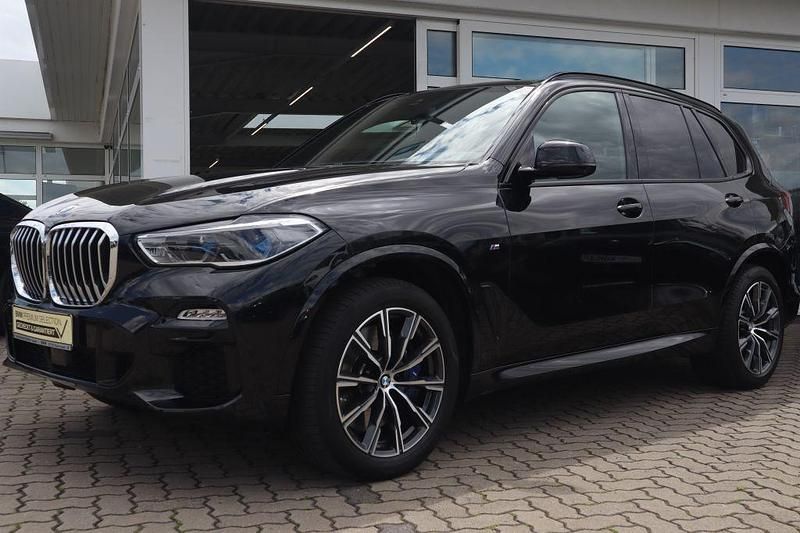 Saphirschwarz Gebraucht 2021 BMW X5 M Sport SUV | 63.990 € (Fairer Preis) - Bild 1/4