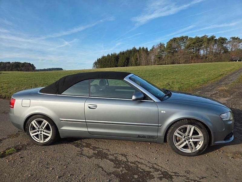 Grau Gebraucht 2006 Audi A4 Cabriolet S-Line Cabrio | 5.500 € (Superpreis) - Bild 1/4