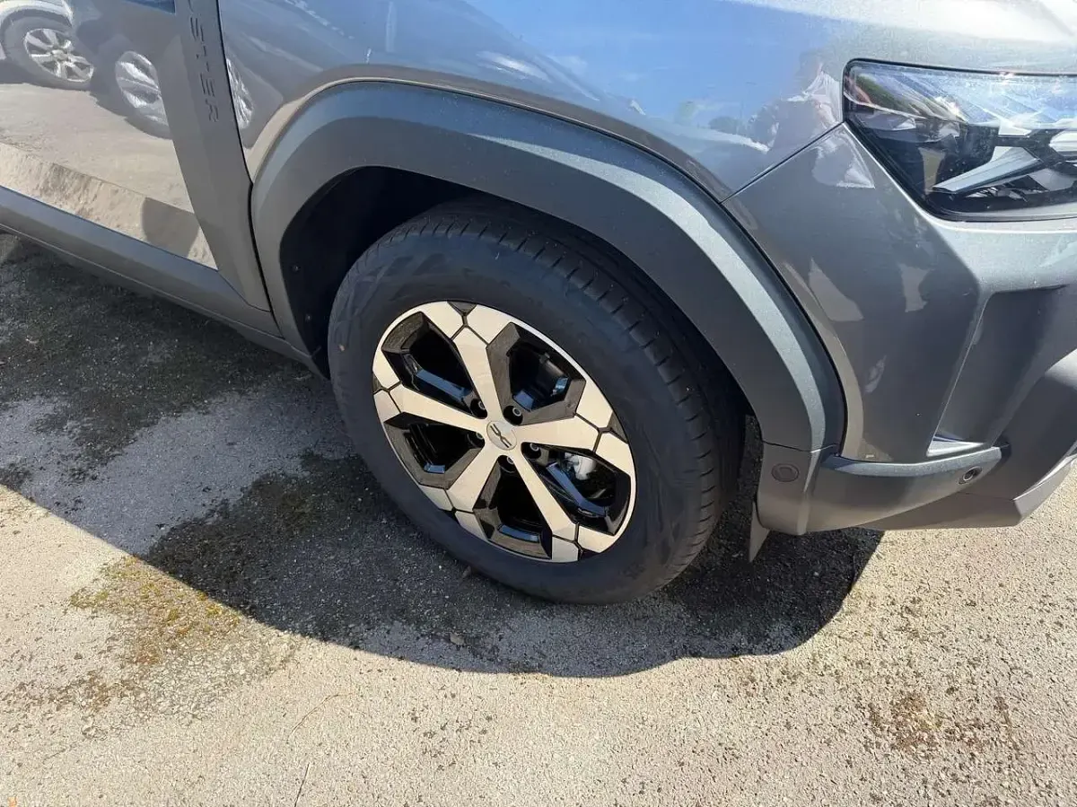 Ny Dacia Duster Journey 122 HK (89 kW) 2026 Grå SUV