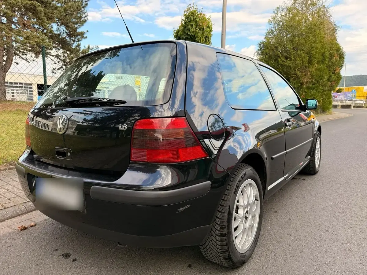 Gebraucht VW Golf IV Edition 105 PS (77 kW) 2001 Schwarz Coupé