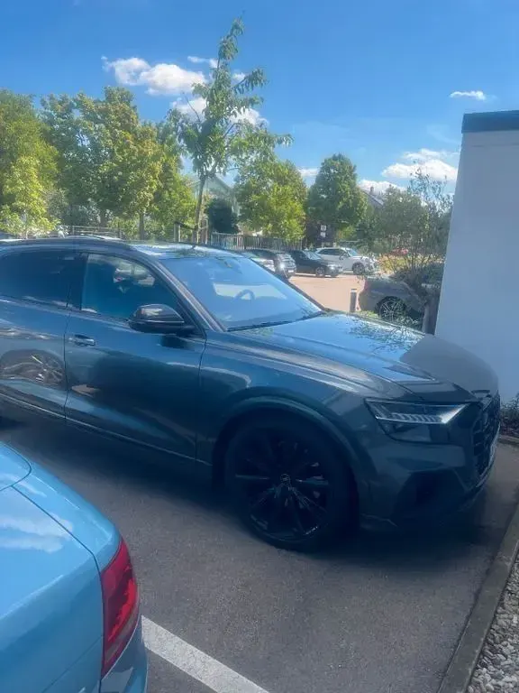 Gebraucht Audi SQ8 Competition 507 PS (372 kW) 2024 Grau SUV