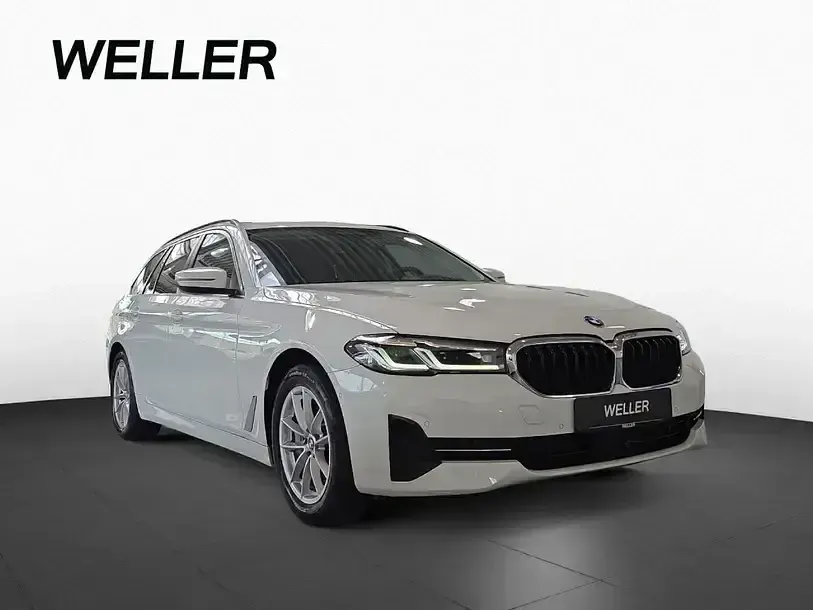Gebraucht BMW 530 Performance 286 PS (210 kW) 2022 Alpinweiss iii (weiß) Kombi