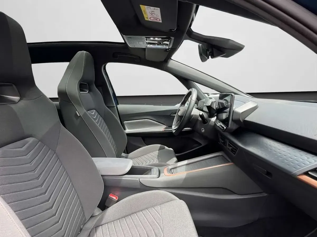 Gebraucht Cupra Born 150 kW (204 PS) 2023 Aurora blue metallic Kleinwagen