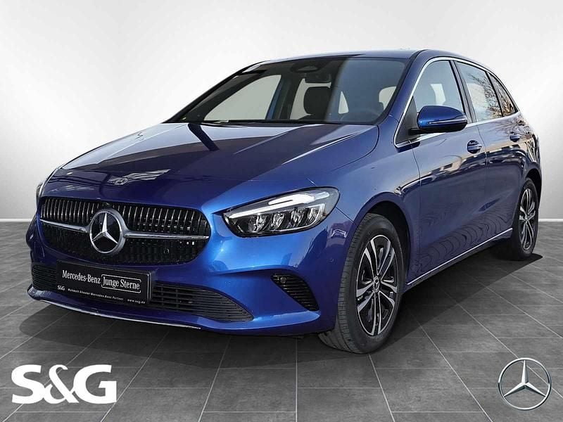 Metalliclack spektralblau Gebraucht 2024 Mercedes B250e Progressive Van / Kleinbus | 29.480 € (Superpreis) - Bild 1/4