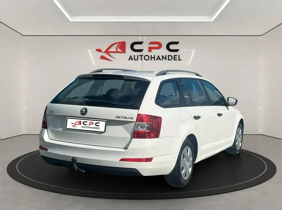 Gebraucht Skoda Octavia Active 105 PS (77 kW) 2015 Weiß Kleinwagen