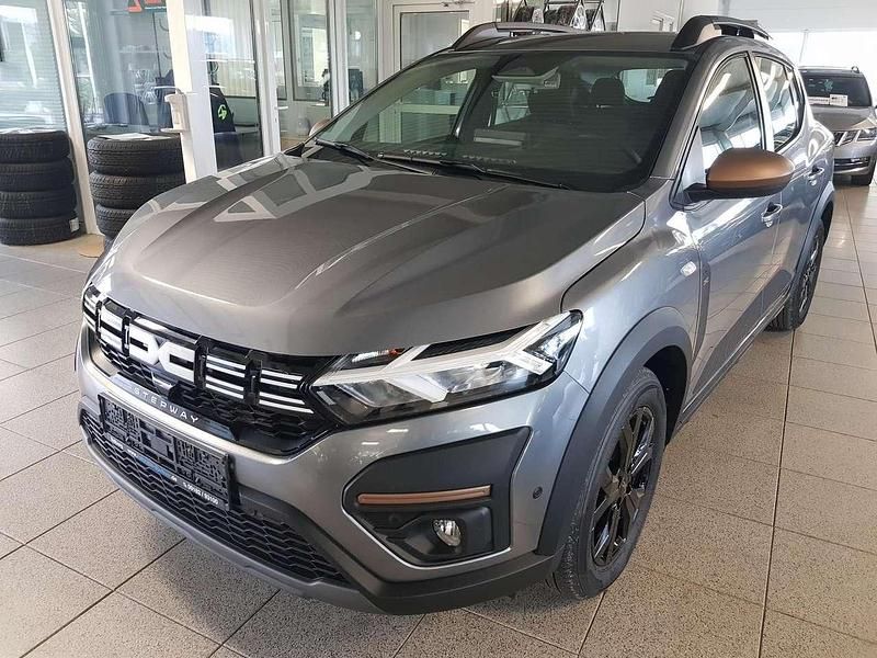 Gebraucht Dacia Sandero Stepway 101 PS (74 kW) 2025 Dolomitgrau metallic Kleinwagen