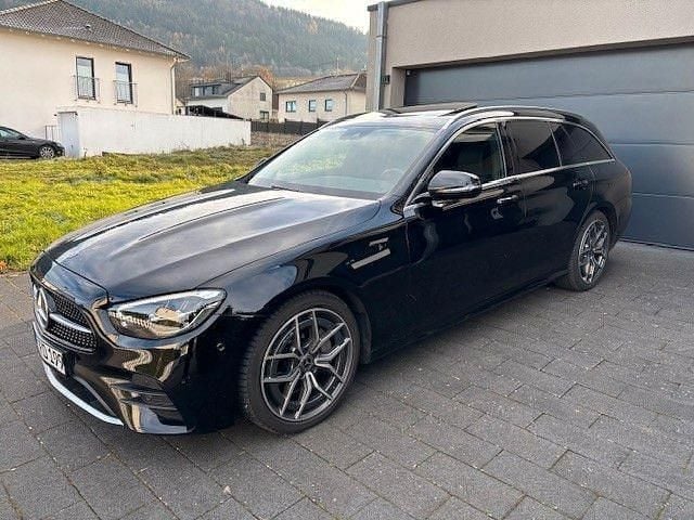 Schwarz Gebraucht 2020 Mercedes E220 AMG Limousine | 33.500 € (Superpreis) - Bild 1/4