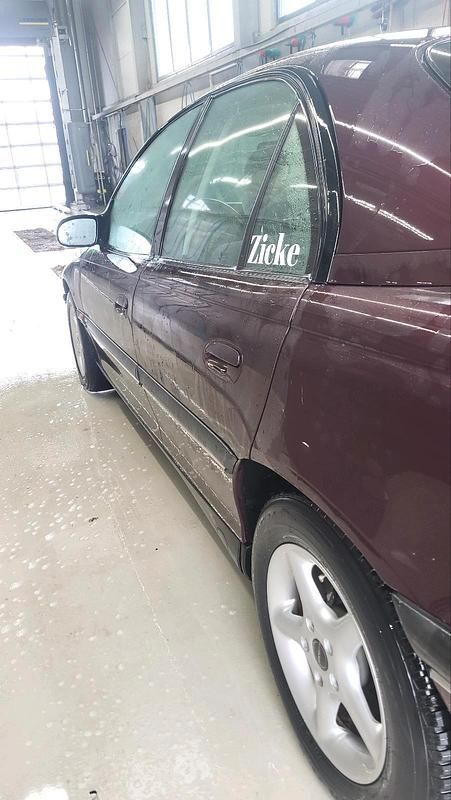 Gebraucht Opel Omega 136 PS (100 kW) 1995 Rot Limousine