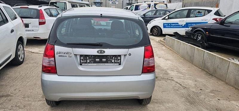 Second-hand Kia Picanto LX 65 CP (47 kW) 2006 Argintiu Hatchback