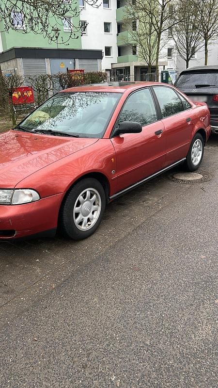Second-hand Audi A4 125 CP (91 kW) 1995 Roșu Berlinǎ