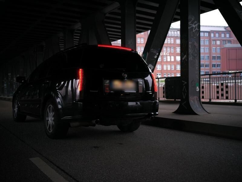 Schwarz Gebraucht 2005 Cadillac SRX SUV | 8.800 € - Bild 1/4