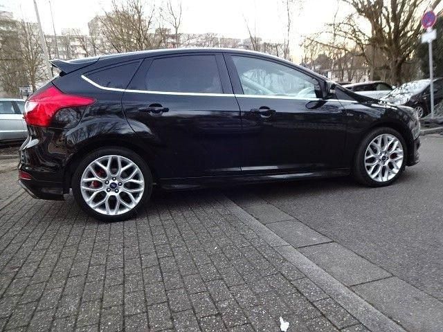 Gebraucht Ford Focus S 150 PS (110 kW) 2013 Schwarz Limousine