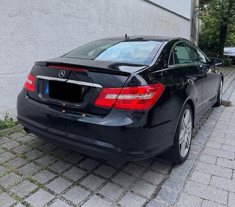 Gebraucht Mercedes E250 AMG 204 PS (150 kW) 2009 Schwarz Coupé