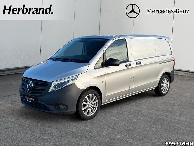 Silber Gebraucht 2022 Mercedes Vito Van | 28.263 € (Guter Preis) - Bild 1/4