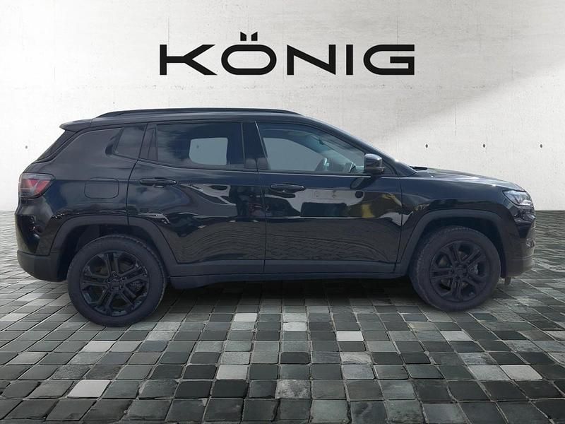 Usado Jeep Compass Night Eagle 131 HP (96 kW) 2023 Preto SUV