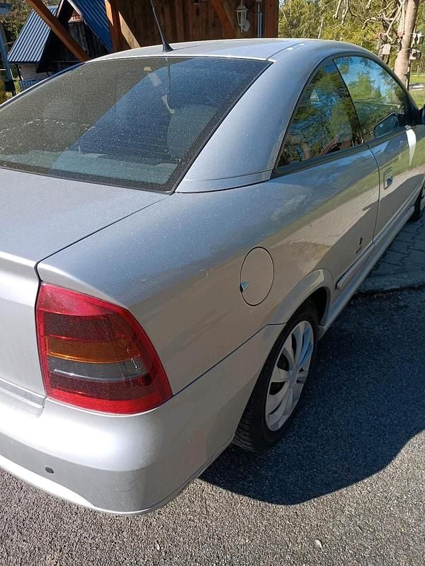 Second-hand Opel Astra 147 CP (108 kW) 2002 Argintiu Coupe