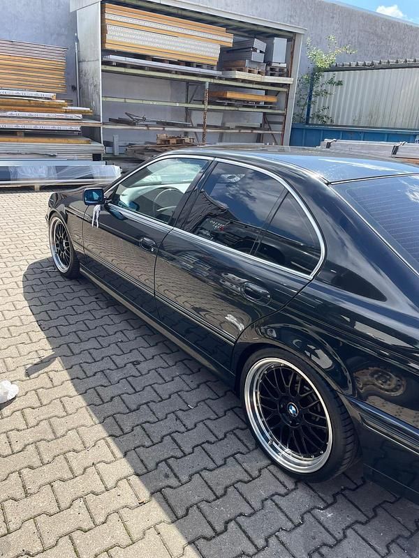 Gebraucht BMW 525 Basis 192 PS (141 kW) 2002 Schwarz Limousine