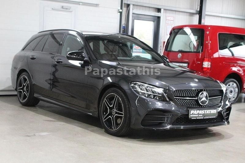 Grau Gebraucht 2020 Mercedes C200 AMG Limousine | 25.990 € (Fairer Preis) - Bild 1/4