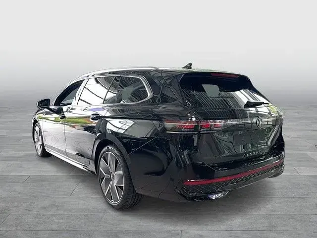 Gebraucht VW Passat R-line 265 PS (194 kW) 2026 Schwarz Kombi