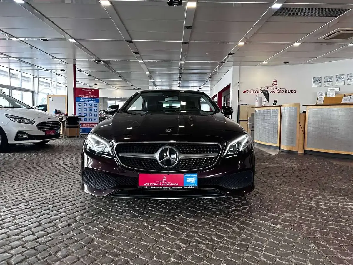 Gebraucht Mercedes E220 194 PS (142 kW) 2018 Rubellitrot  metalliclack Cabrio