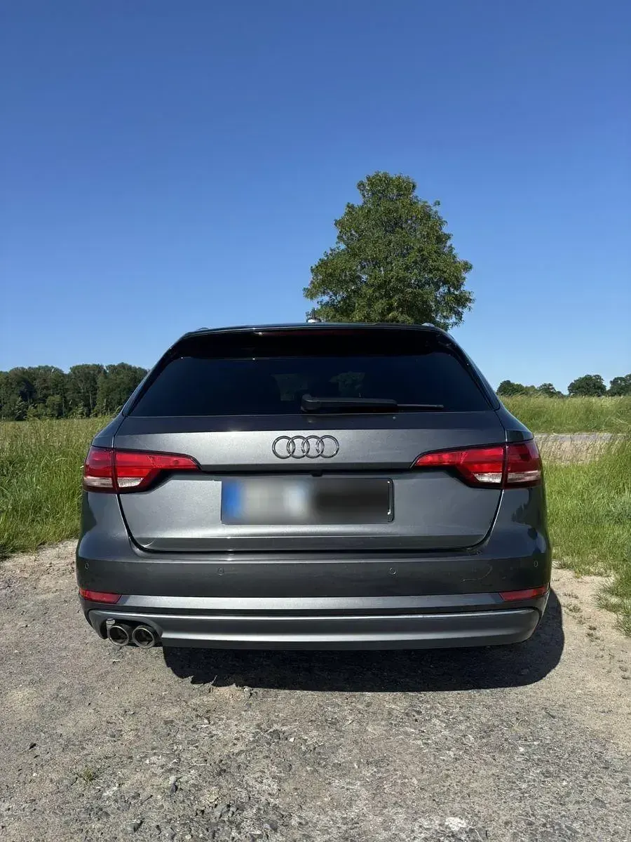 Gebraucht Audi A4 Sport 190 PS (139 kW) 2018 Grau Kombi