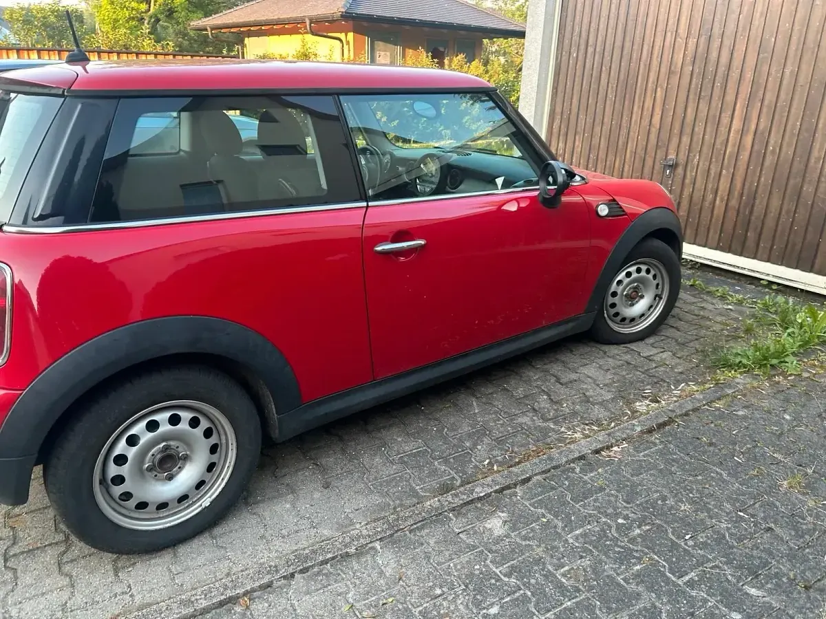 Gebraucht Mini Cooper 75 PS (55 kW) 2009 Rot Kleinwagen