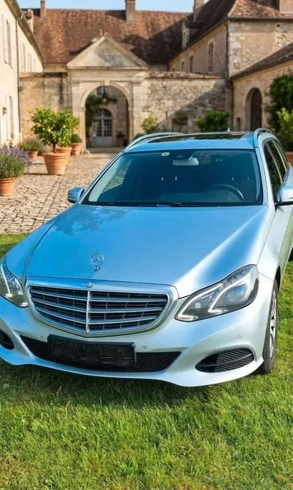 Gebraucht Mercedes E250 204 PS (150 kW) 2015 Silber Kombi