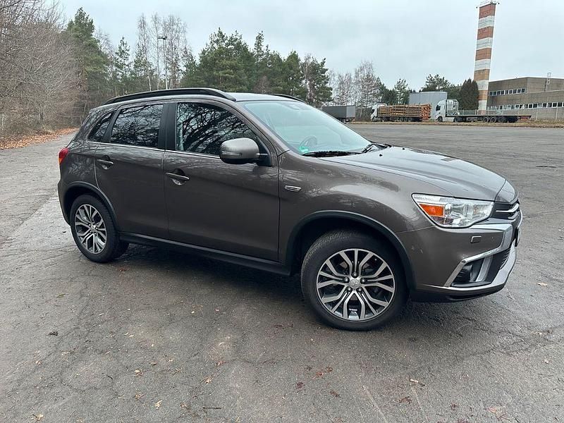 Gebraucht Mitsubishi ASX Edition 117 PS (86 kW) 2017 Braun SUV