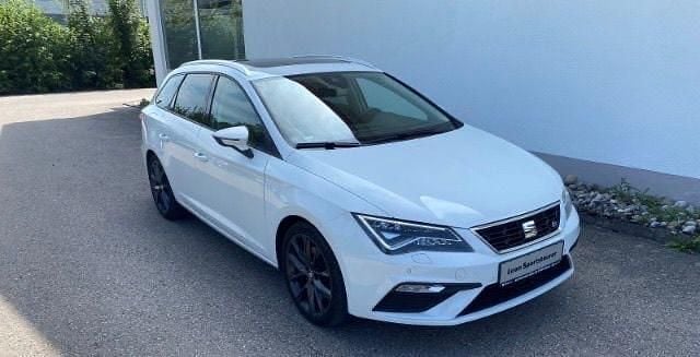 Weiß Gebraucht 2019 Seat Leon ST Kombi | 18.800 € (Etwas zu teuer) - Bild 1/4