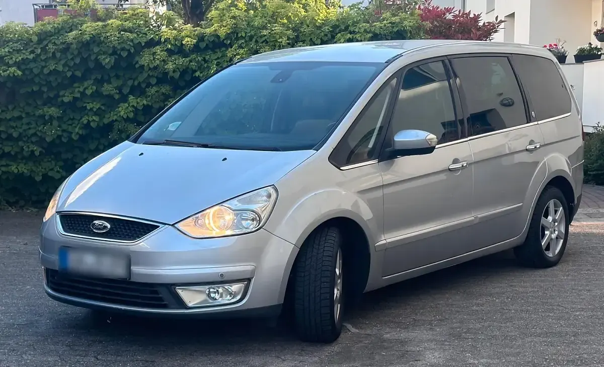 Używany Ford Galaxy 140 KM (102 kW) 2008 Srebrny Minivan