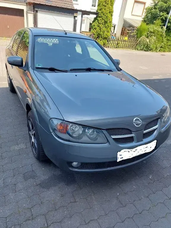 Gebraucht Nissan Almera Acenta+ 116 PS (85 kW) 2004 Grau Limousine