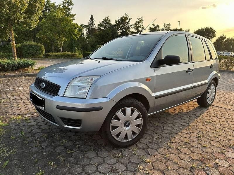 Silber Gebraucht 2005 Ford Fusion Limousine | 1.990 € (Guter Preis) - Bild 1/4