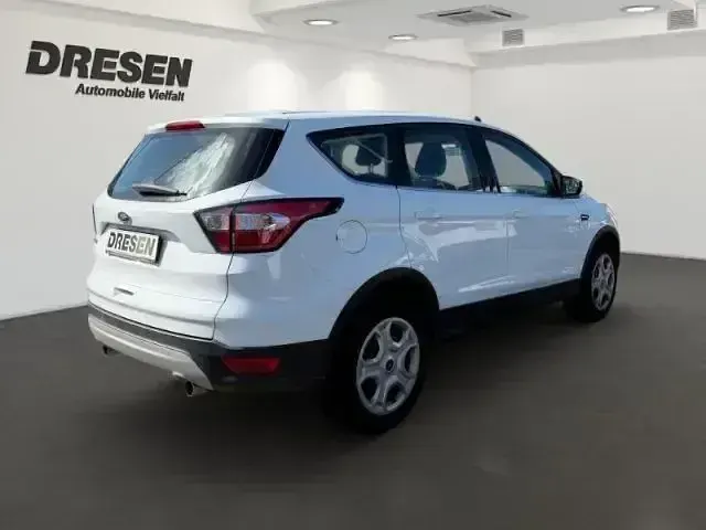 Gebraucht Ford Kuga Trend 150 PS (110 kW) 2019 Weiss SUV