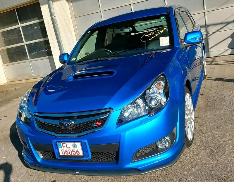 Blau Gebraucht 2010 Subaru Legacy GT Kombi | 12.900 € - Bild 1/4