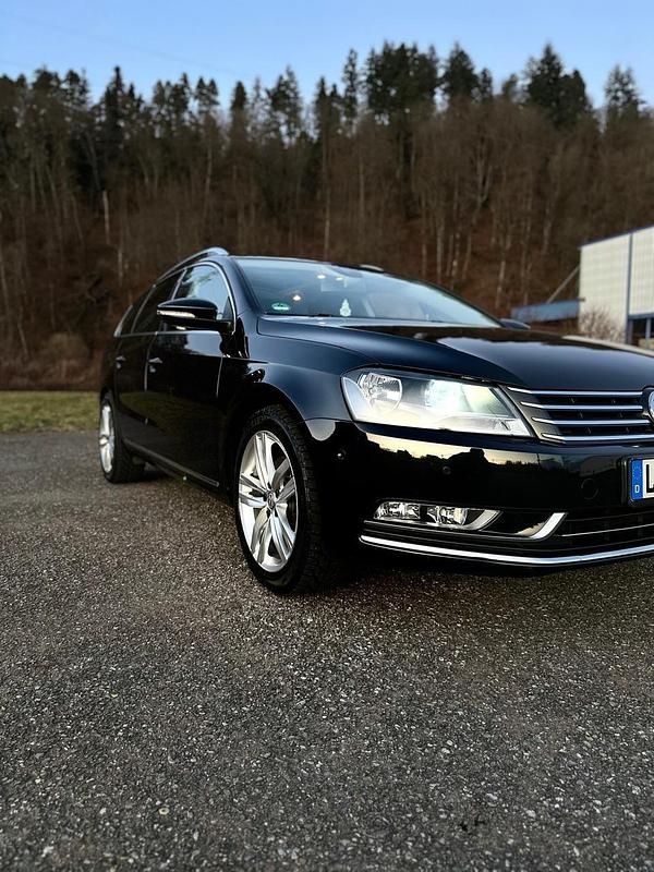 Schwarz Gebraucht 2012 VW Passat Kombi | 10.199 € (Etwas zu teuer) - Bild 1/4