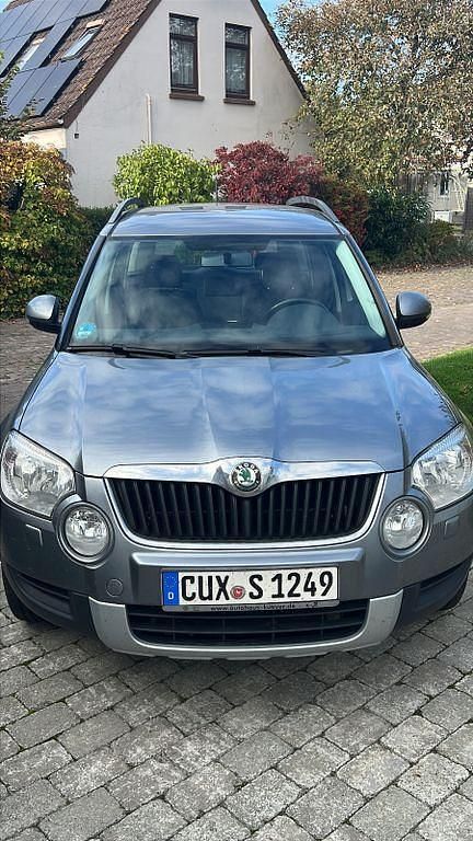 Silber Gebraucht 2010 Skoda Yeti SUV | 3.900 € (Guter Preis) - Bild 1/4