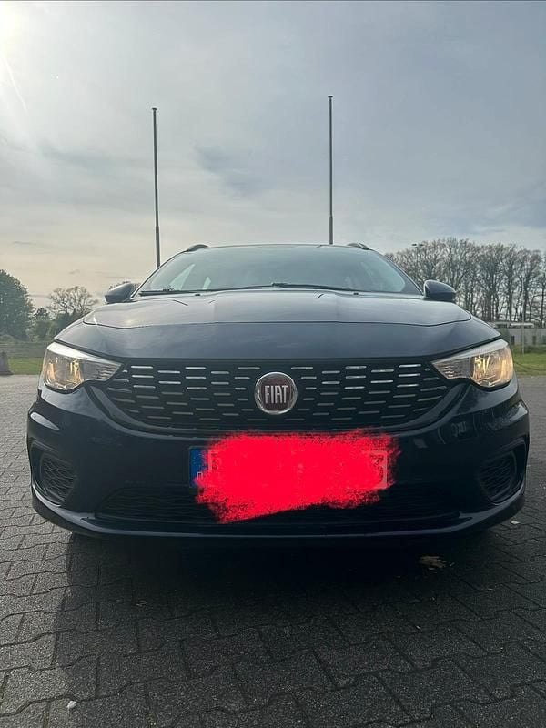 Gebraucht Fiat Tipo 95 PS (69 kW) 2018 Blau Kombi