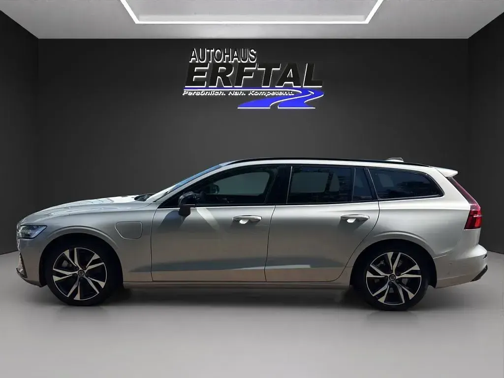 Gebraucht Volvo V60 Plus 455 PS (334 kW) 2025 Silber Kombi