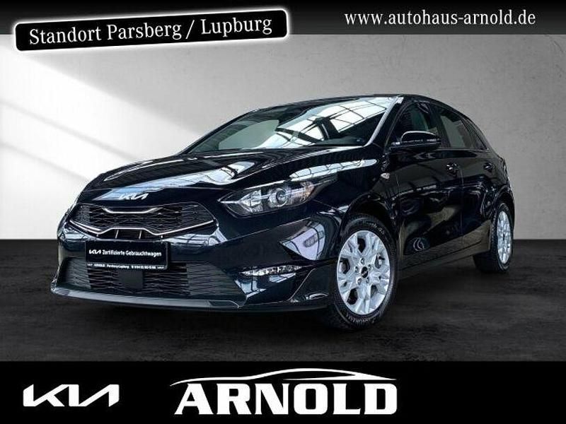 Schwarz (zilinaschwarz) Gebraucht 2024 Kia Ceed Comfort Limousine | 21.830 € (Superpreis) - Bild 1/4