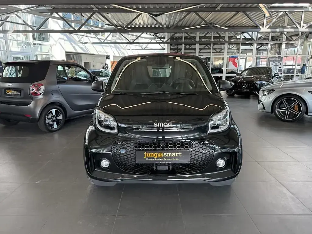 Gebraucht Smart ForTwo Electric Drive 60 kW (82 PS) 2024 Bodypanels in black Cabrio