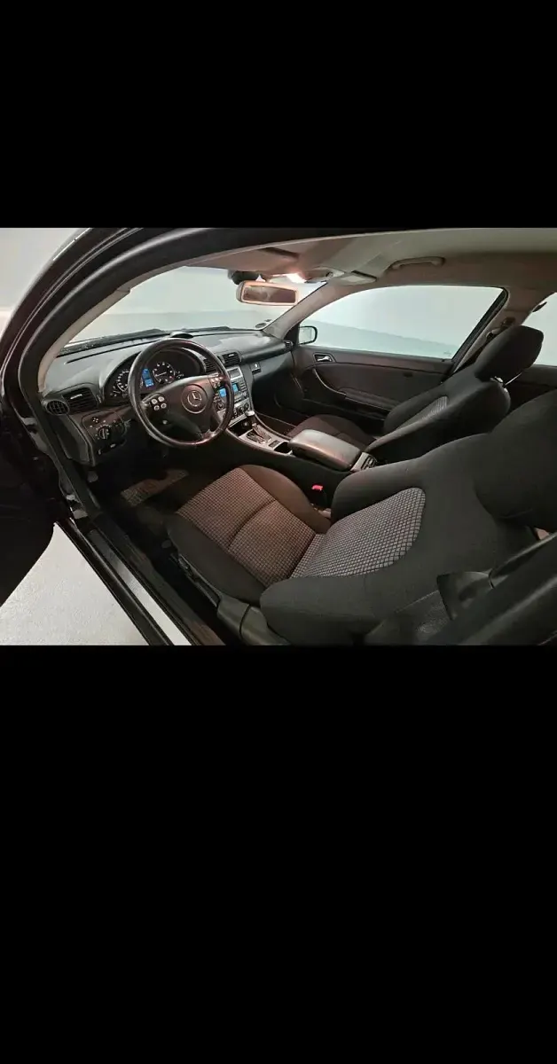 Gebraucht Mercedes C180 146 PS (107 kW) 2004 Schwarz Coupé