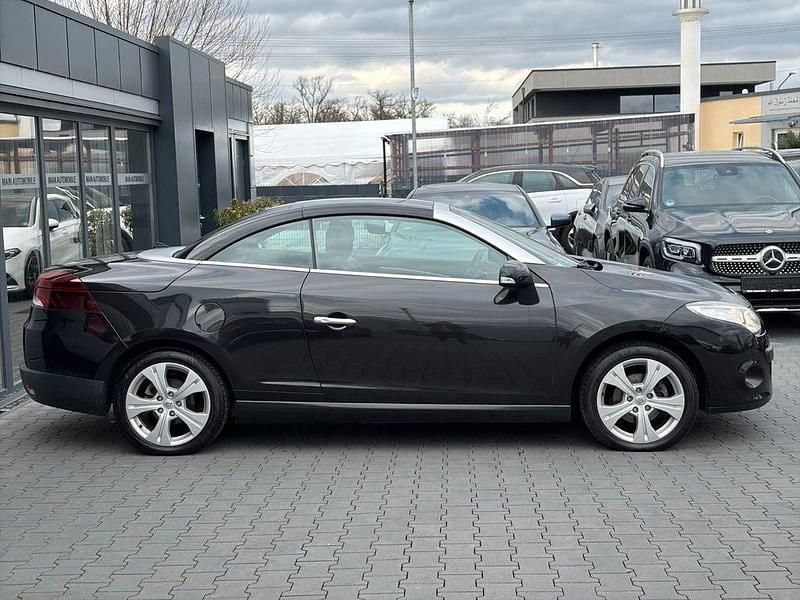 Gebraucht Renault Mégane Cabriolet Dynamique 131 PS (96 kW) 2011 Schwarz Cabrio