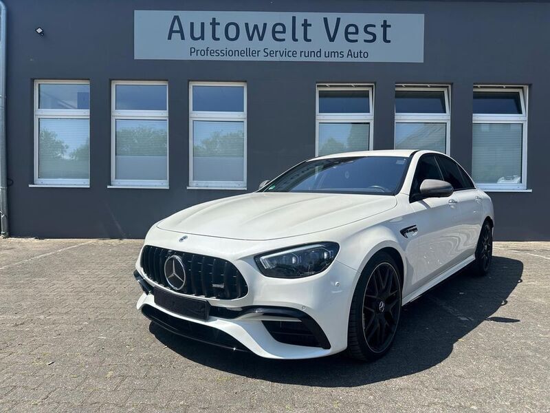 Weiß Gebraucht 2024 Mercedes E63S AMG AMG Limousine | 129.900 € - Bild 1/4
